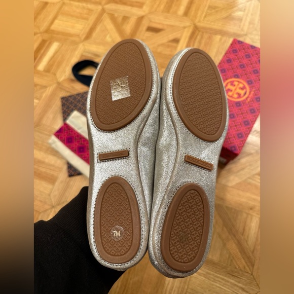 NWT Tory Burch Metallic Suede Travel Flats - Picture 11 of 14
